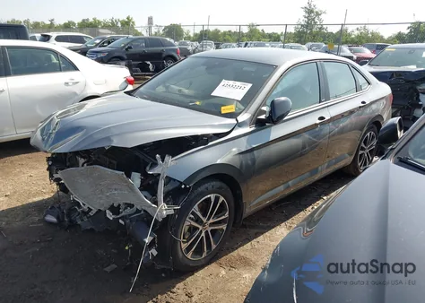 2024 Volkswagen Jetta 1.5T Sport z USA, uszkodzony, nr VIN 3VWBM7BU2RM084111